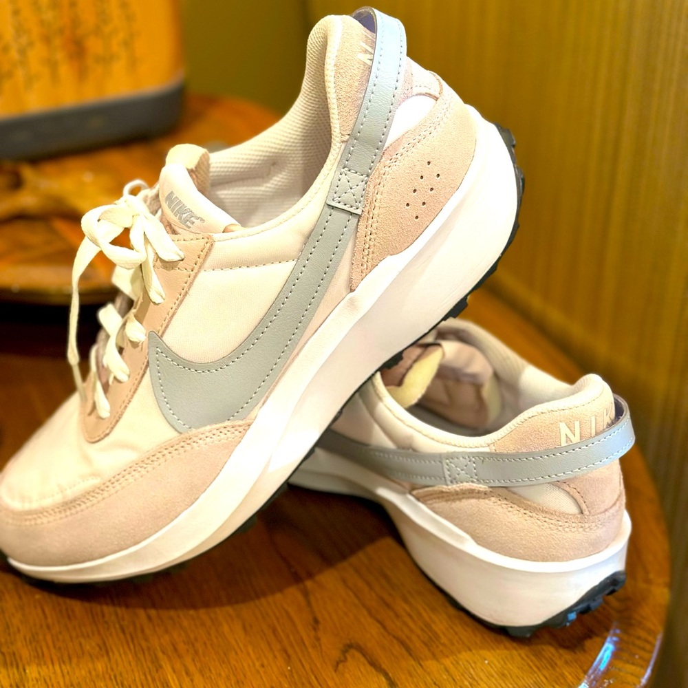 Nike Waffle size 9.5